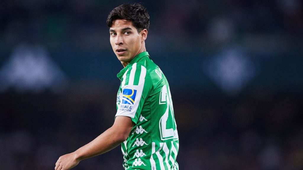 Operan a Diego Lainez por apendicitis y es baja indefinida del Real Betis