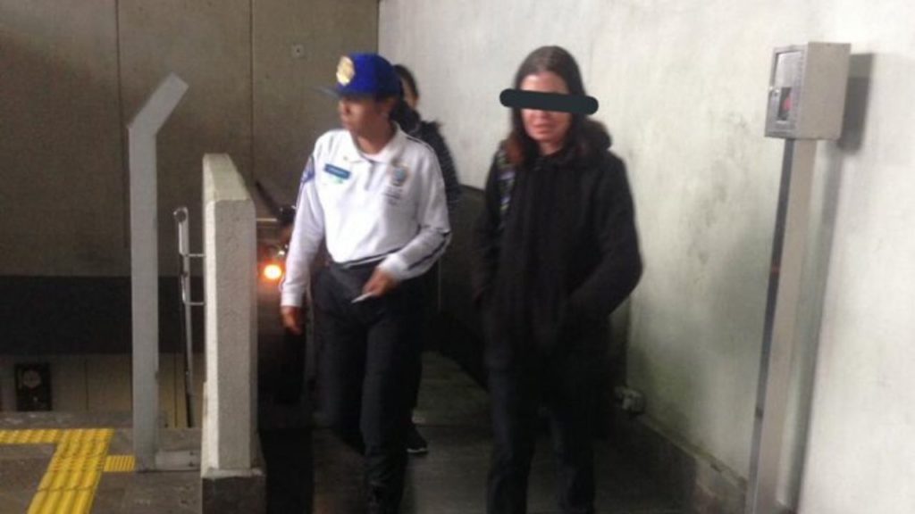 Detienen a mujer por manosear a un joven en el Metro de la Ciudad de México