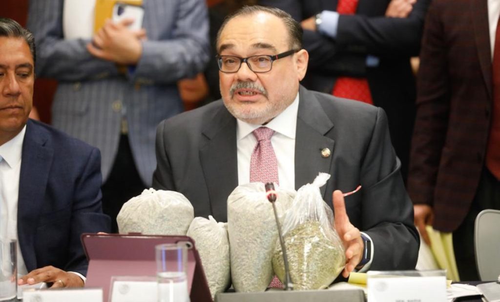 Aprueban uso lúdico de la mariguana en Comisiones del Senado Mexicano