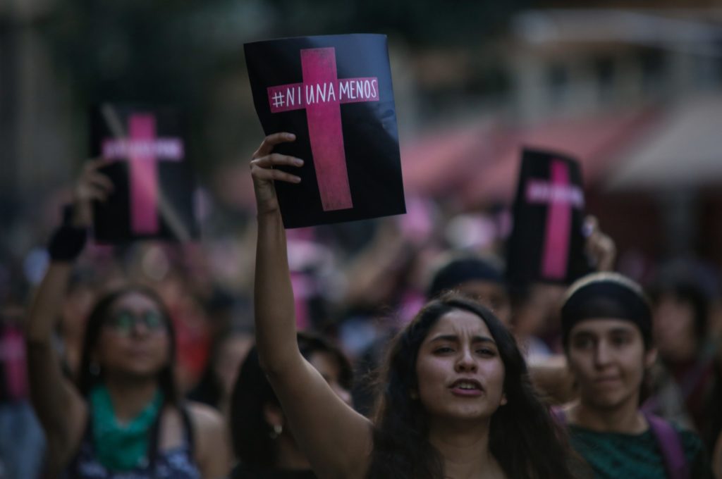 El día del Paro Nacional de Mujeres lanza Obrador venta de cachitos de la rifa avión presidencial, lo critican en redes sociales