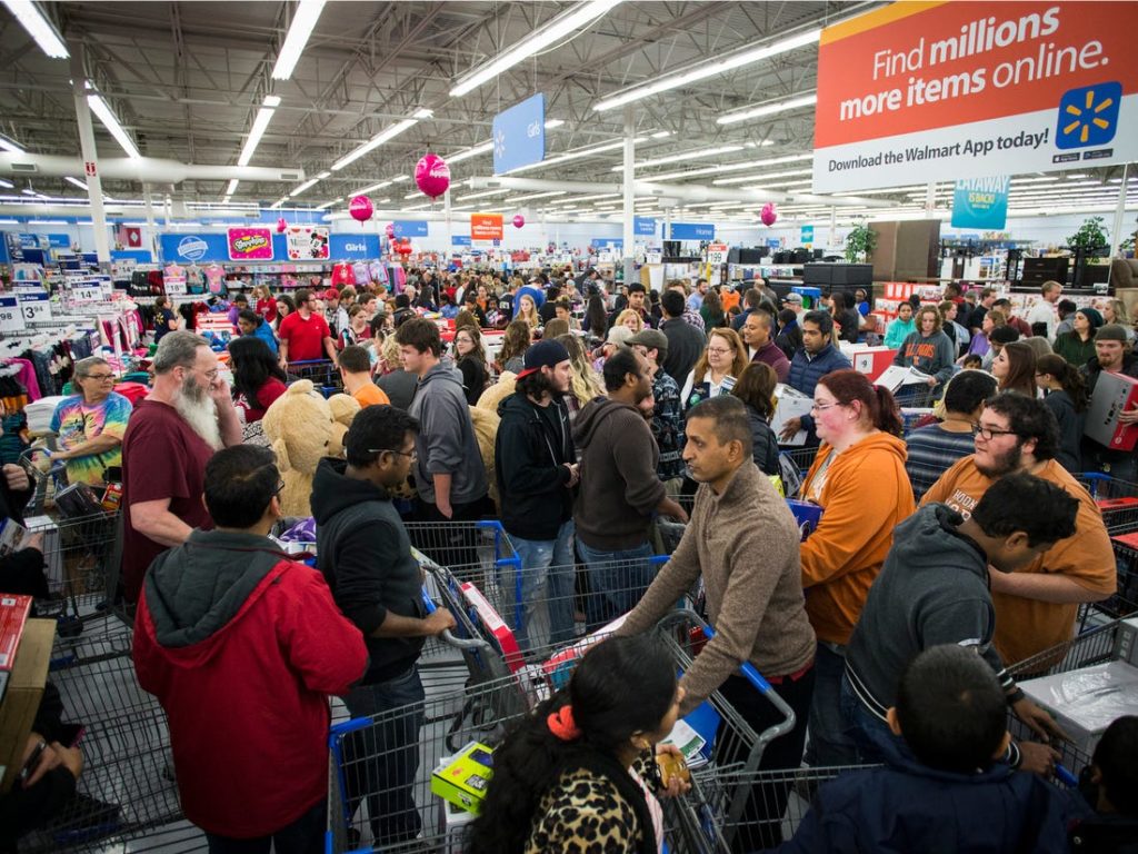 Unos pierden y otros ganan: dueños de Walmart incrementan su fortuna en medio de la crisis