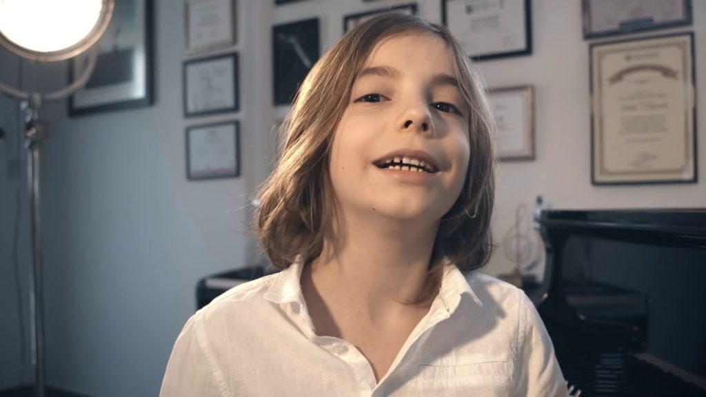 Stelios Kerasidis: niño prodigio compone Vals del aislamiento para un mundo en cuarentena (Vídeo)