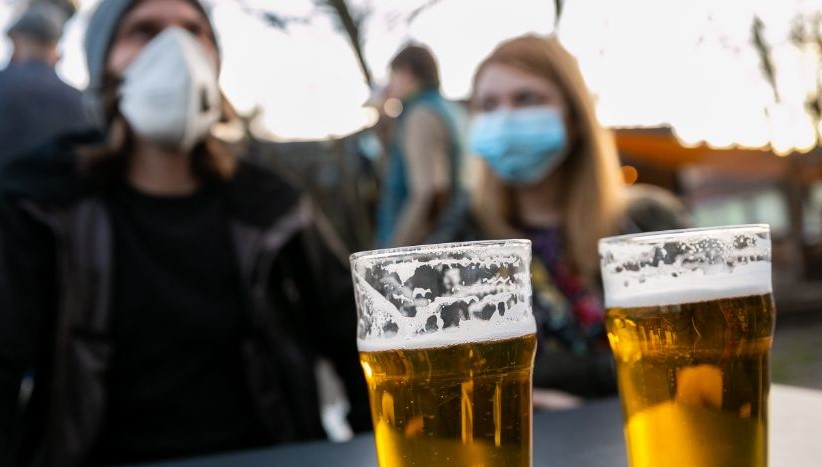 ¡Tiran la cerveza por falta de consumo! Destruyen millones de litros en Francia