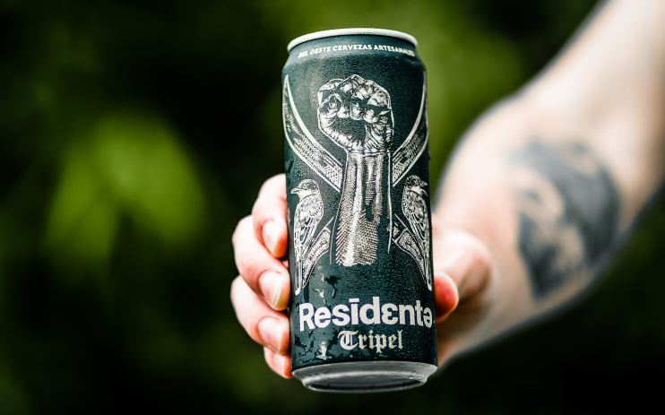 Residente, el cantante de Calle 13 lanza su propia cerveza