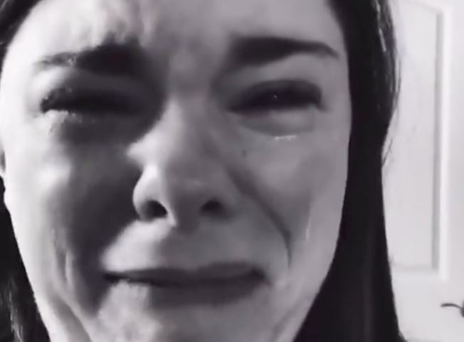 En VIDEO viral: Mujer llora porque sólo un niño fue al cumpleaños de su hijo con síndrome de Down