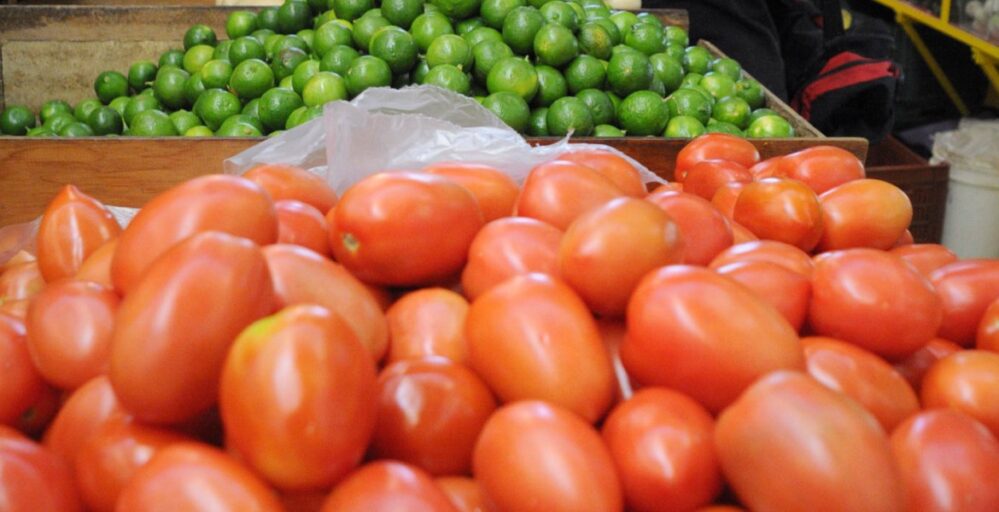 Limón, tomate y piña aumentan de precio, la inflación aumentó 4.05% en México