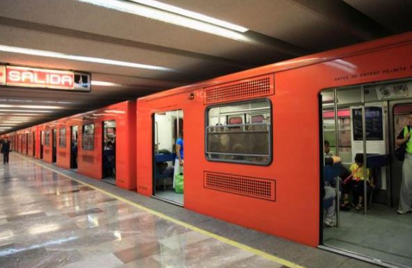 En VIDEO, le aplican llave china a ladrón de celulares en el metro de la Ciudad de México