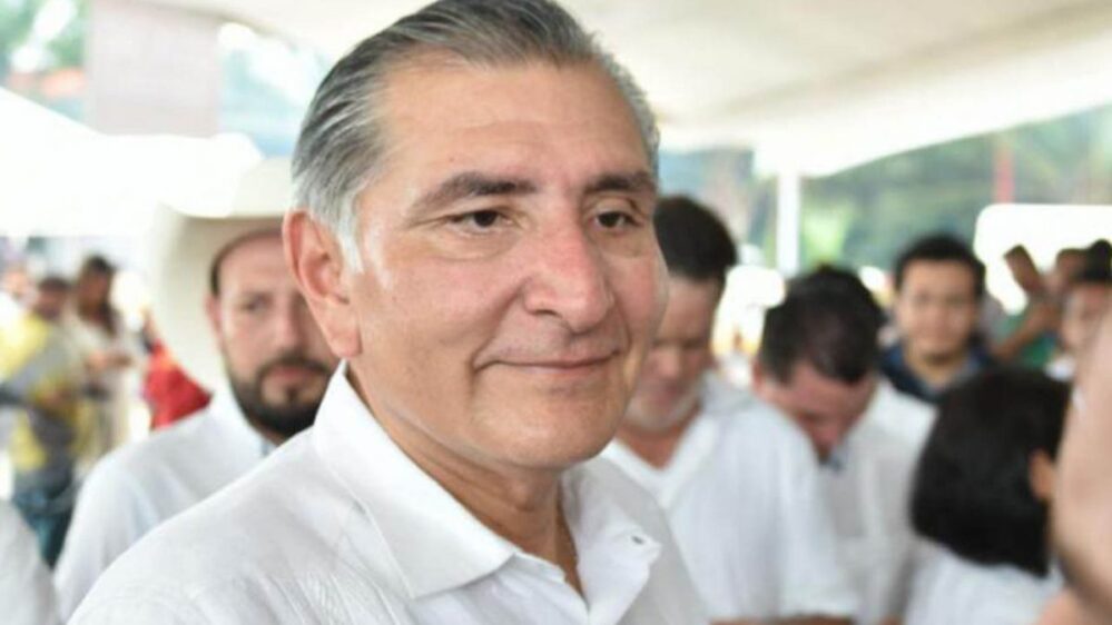 Adán Augusto Hernández anuncia recortes de aguinaldos para burócratas en Tabasco