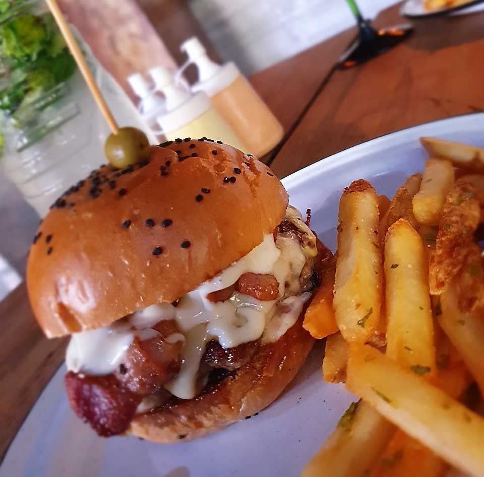 Gastronómads ¿Dónde comen los cocineros? Visitamos Mu Burger en Cancún