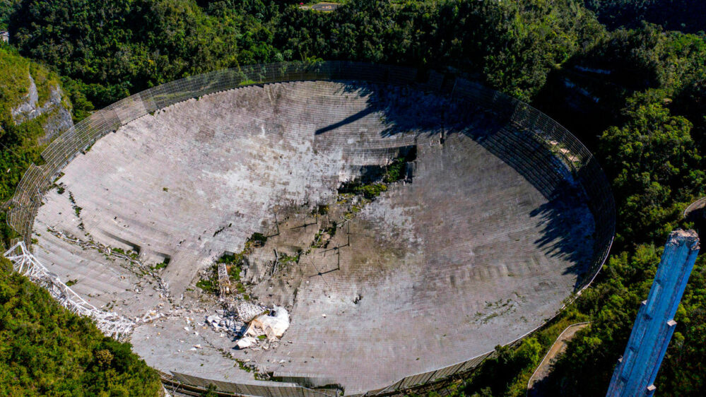 Colapsa el famoso Observatorio de Arecibo en Puerto Rico