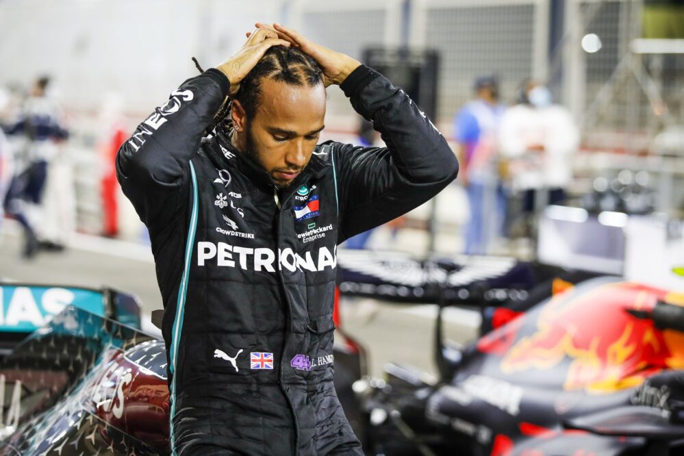 Da positivo Lewis Hamilton a Covid, suena el mexicano Esteban Gutiérrez para suplirlo