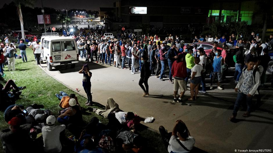 Una caravana de 9 mil migrantes ingresa a Guatemala y va rumbo a Estados Unidos