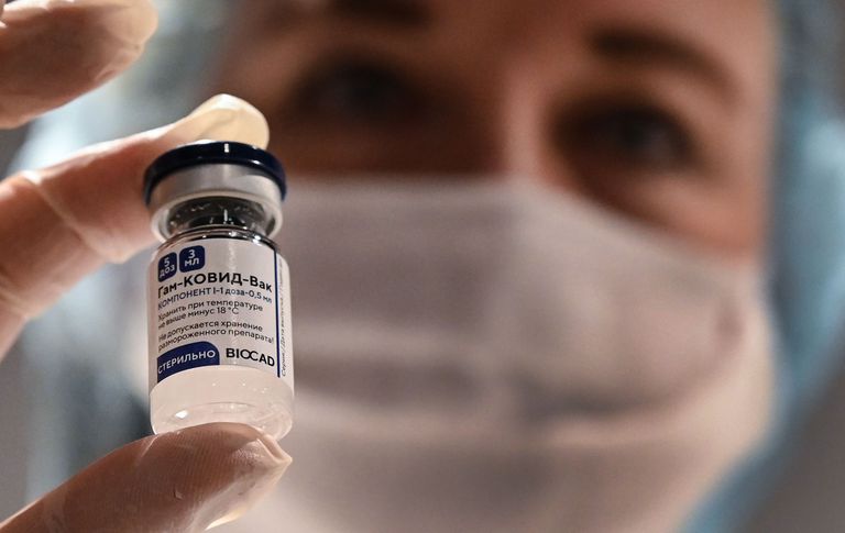 Cofepris da vía libre a la vacuna rusa Sputnik V para que sea aplicada en México