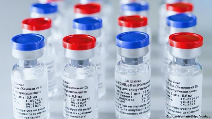 No ha sido aprobada pero 400 mil dosis de la vacuna rusa llegarán a México