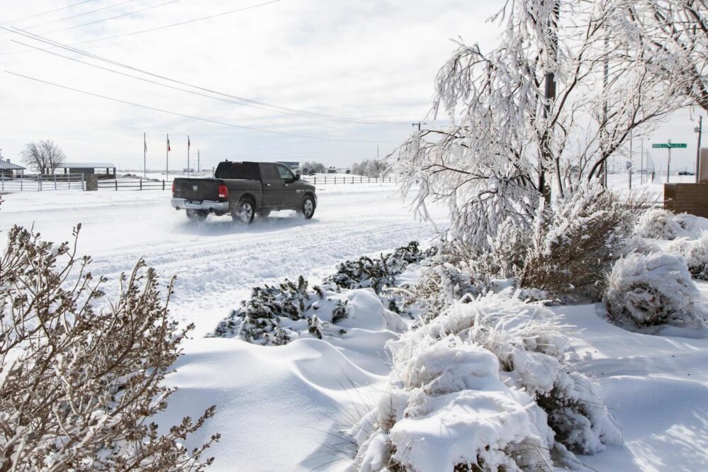 VIDEO: Brutal tormenta invernal deja al menos 20 muertos en Estados Unidos