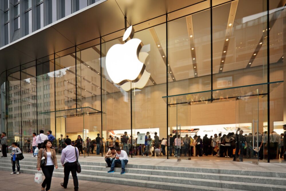 Apple reabre todas sus tiendas físicas después de estar cerradas un año