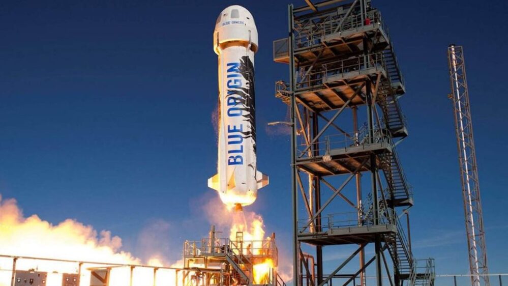 Blue Origin realiza con éxito prueba de vuelo para llevar personas al espacio