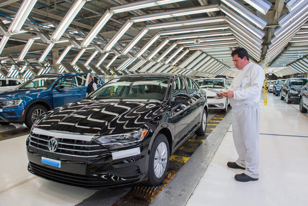 Volkswagen detendrá la producción de sus plantas por falta de chips