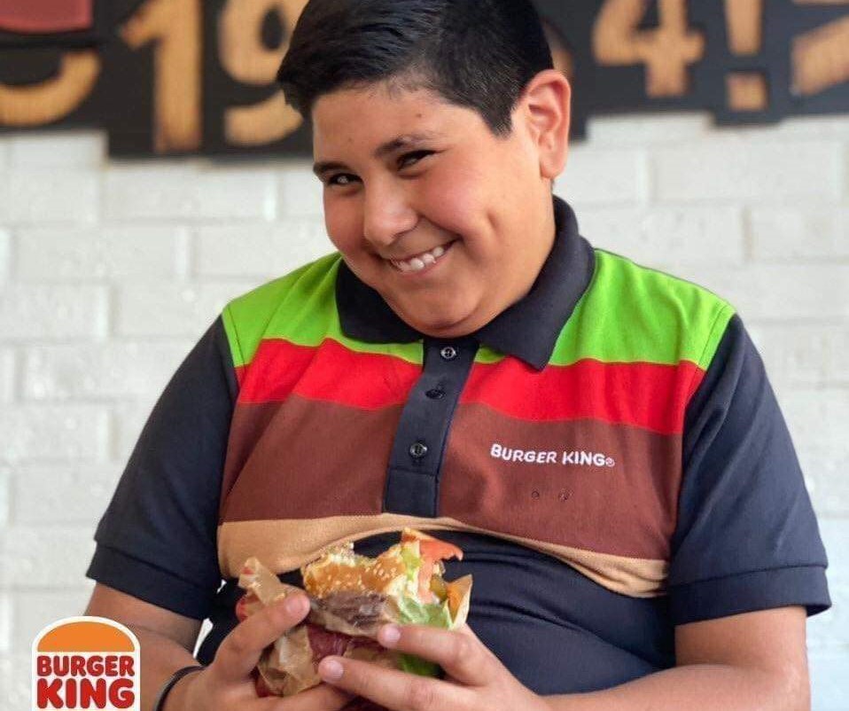 VIDEO: ‘El niño del Oxxo’ se vuelve viral otra vez, salió en un comercial de Burger King