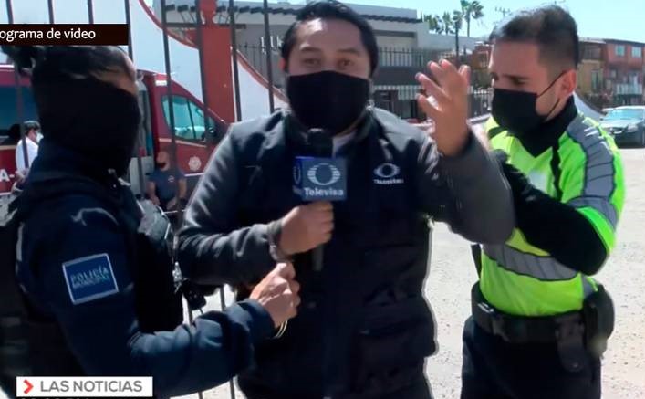 VIDEO: Arrestan a reportero en pleno enlace en vivo, solo por hacer su trabajo