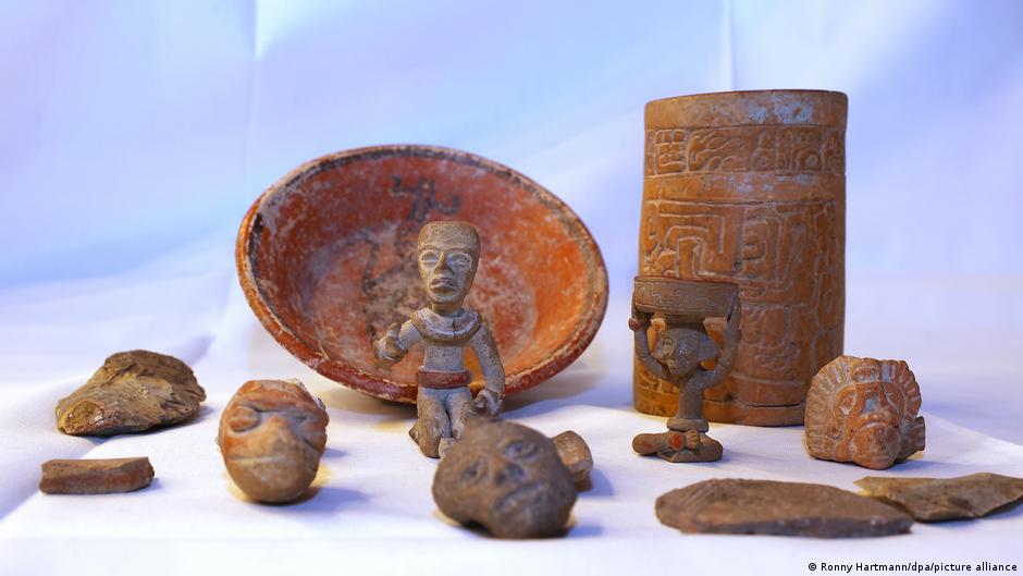 Alemania regresará esculturas mayas robadas a México