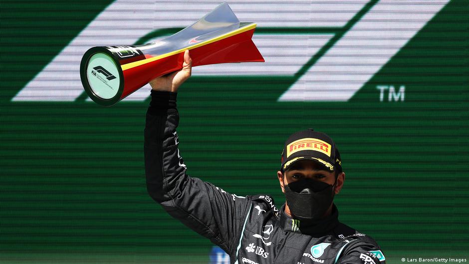 F1: Lewis Hamilton triunfa en el Gran Premio de Portugal, Checo Pérez termina cuarto