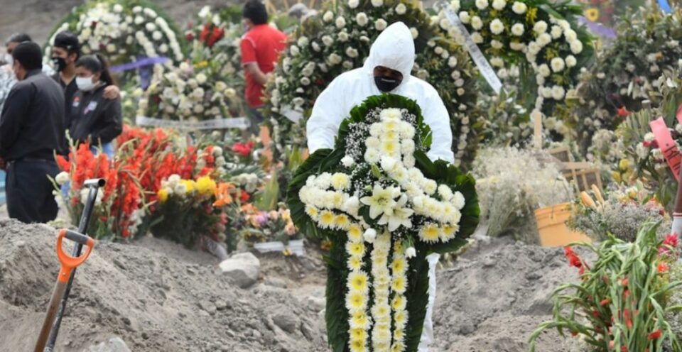 México: 94% de muertos por Covid eran obreros, amas de casa y retirados