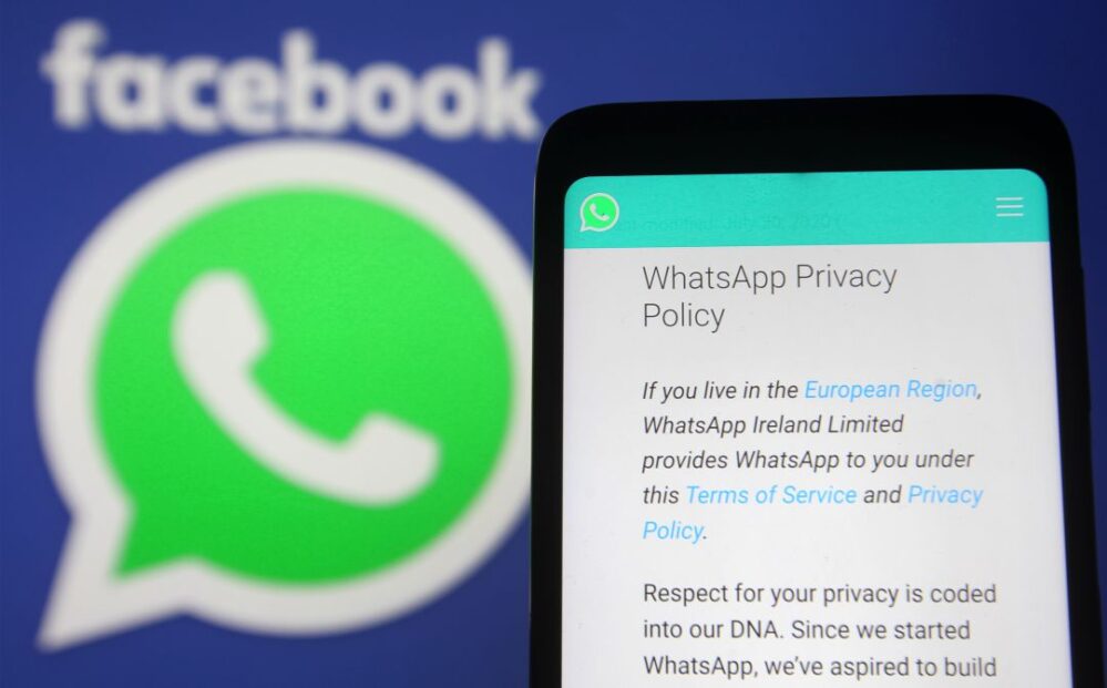 WhatsApp tira la toalla y no limitará las funciones de usuarios