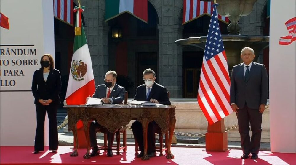 México y Estados Unidos firman memorándum de entendimiento para tema migratorio