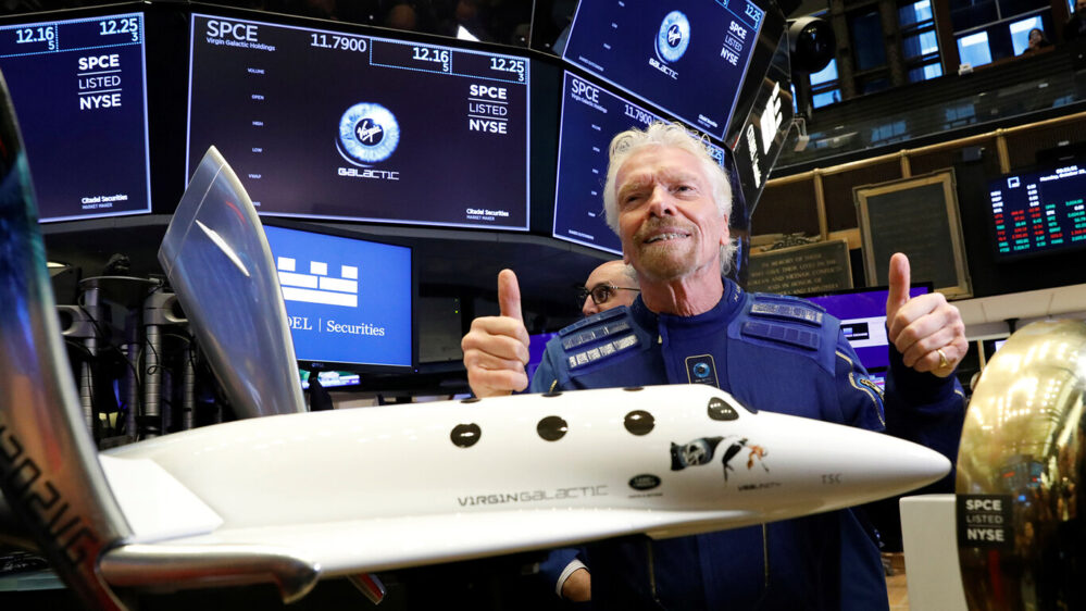 Richard Branson, Jeff Bezos y Elon Musk, millonarios que pelean por llegar primero al espacio