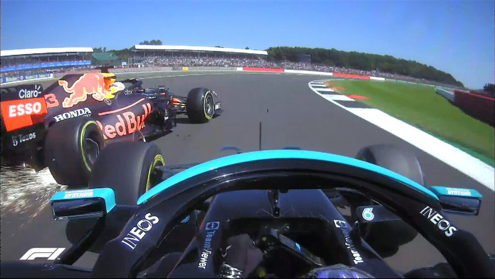 Hamilton gana en Silverstone muy cuestionado por sacar con un golpe a Verstappen