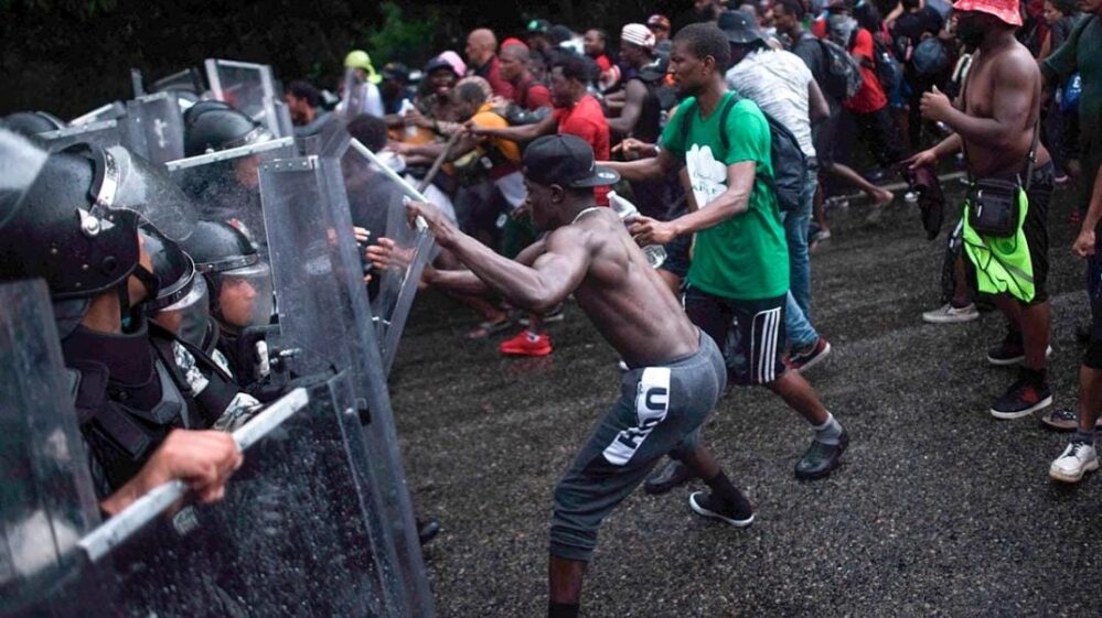 VIDEO: Reprime la Guardia Nacional a migrantes haitianos y centroamericanos en Tapachula