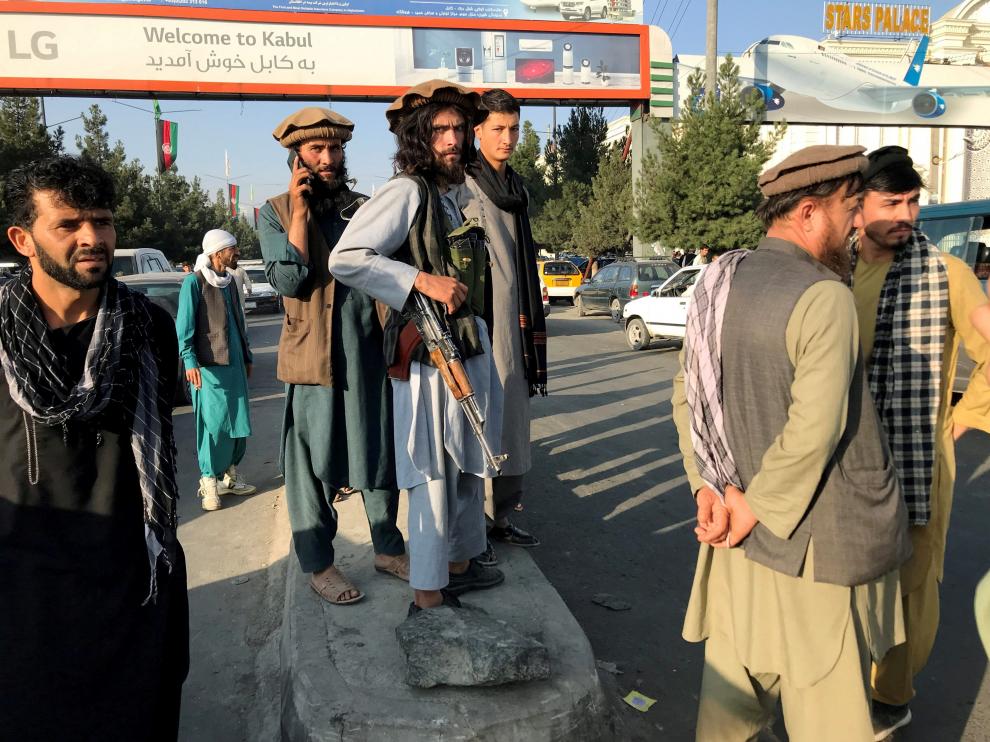 En medio del caos Talibanes anuncian «amnistía» en Afganistán