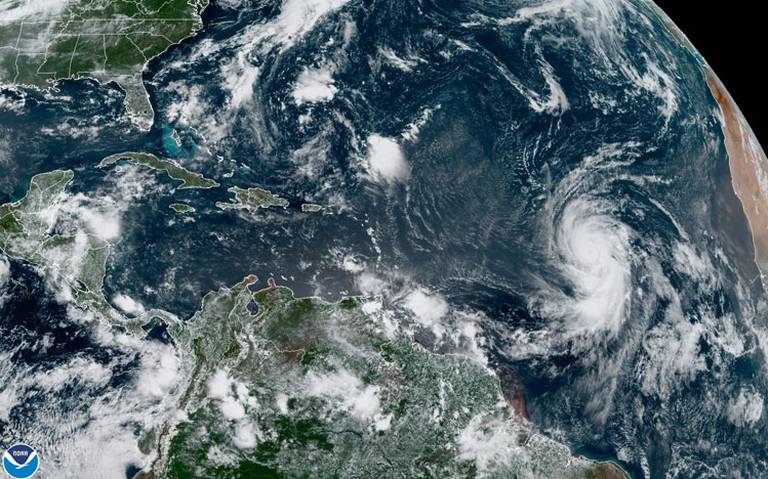 Larry ya es huracán categoría 3 y pronostican que se fortalezca aún más