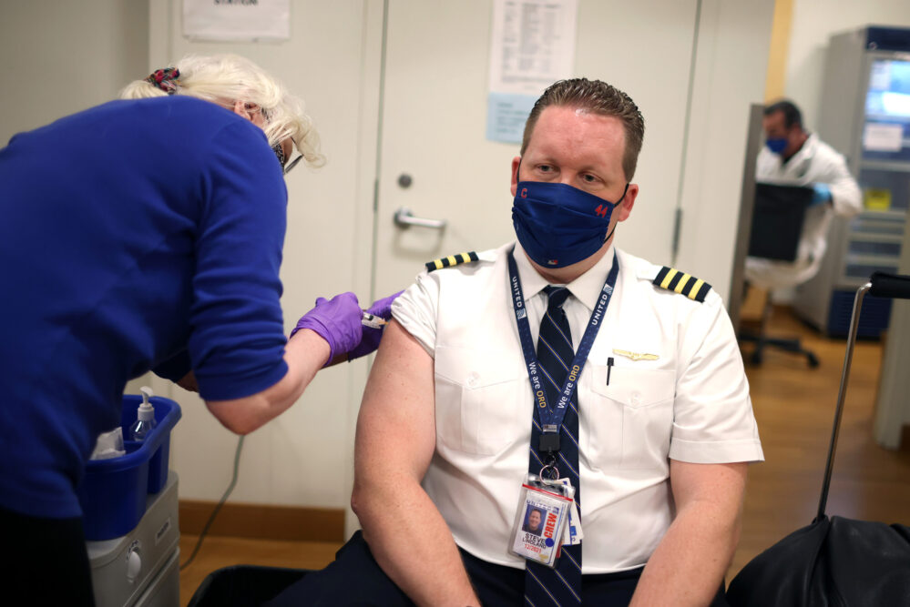 A la calle 600 trabajadores de United Airlines por no quererse vacunar contra el Covid