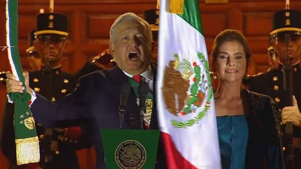 ¡Viva la honestidad y el amor al prójimo!: Obrador y la ceremonia del Grito de Independencia
