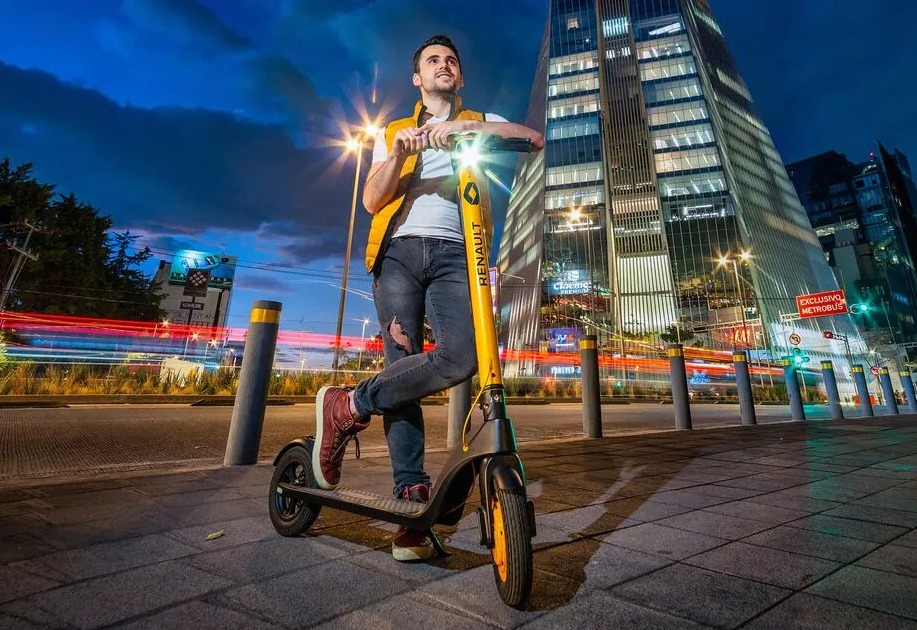 Renault presenta nuevo scooter eléctrico para movilidad en ciudades