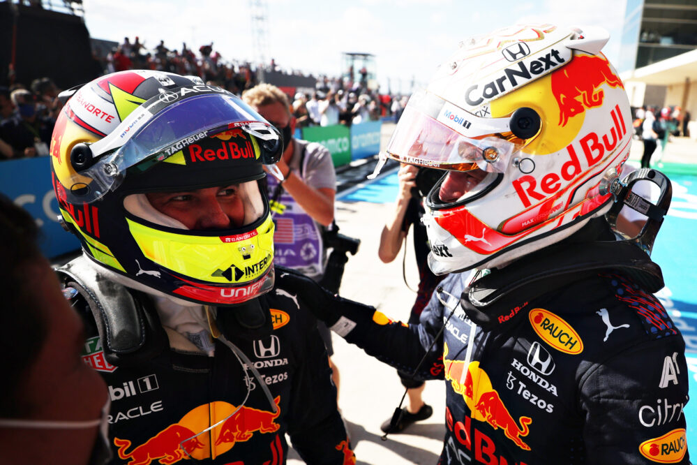 Verstappen le gana a Hamilton y Checo Pérez queda en tercero en el Gran Premio de Estados Unidos