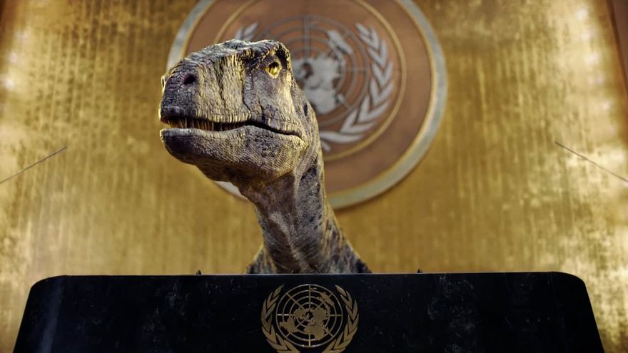 VIDEO: ¡Dinosaurio irrumpe la Asamblea de las Naciones Unidas!