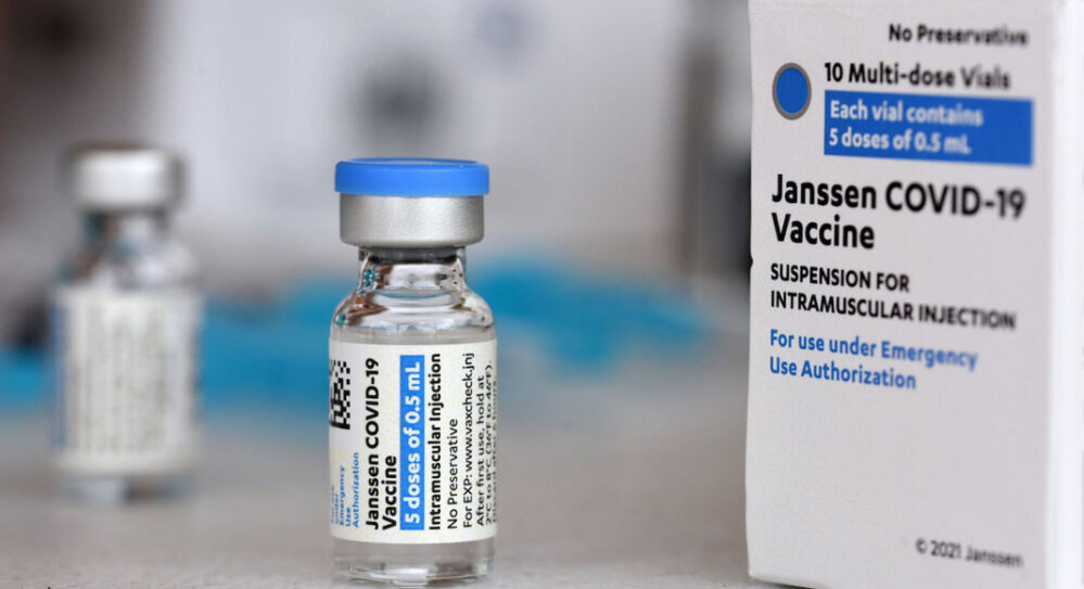 Asesores de la FDA recomiendan dosis de refuerzo de vacuna de Johnson & Johnson