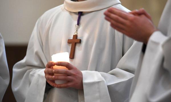 Décadas de abusos sexuales a niños por sacerdotes franceses fueron ignorados por la Iglesia
