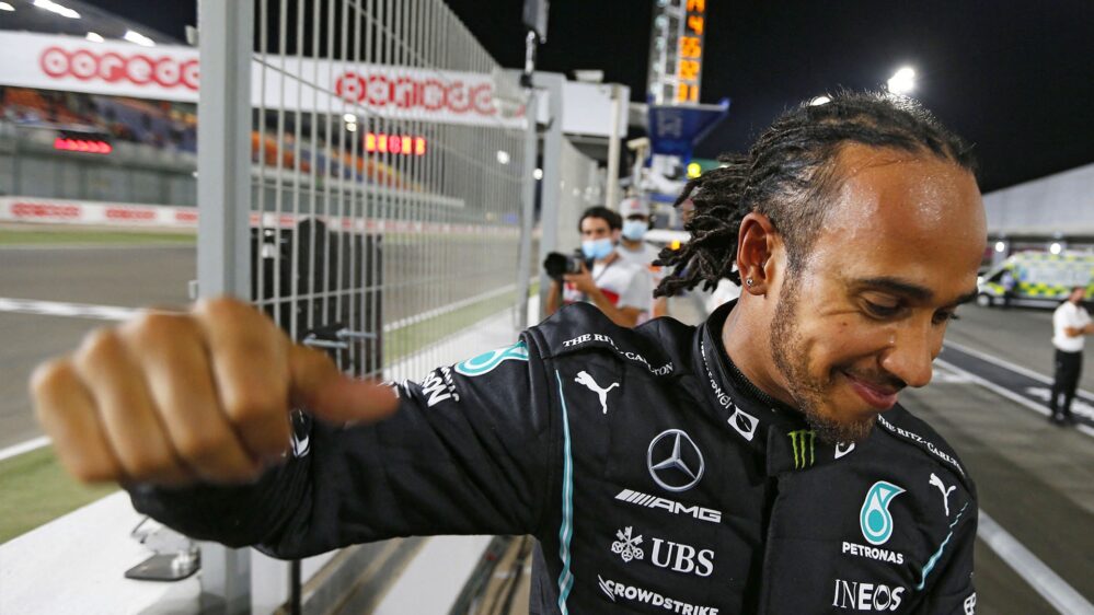 F1: Hamilton gana en Qatar y acorta distancia con Verstappen, Checo quedó cuarto