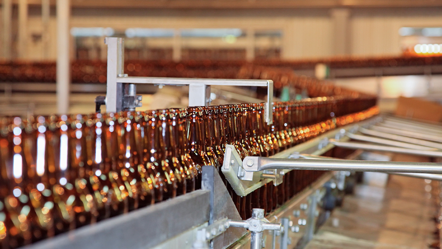 Advierten escasez de cerveza en diciembre por crisis global de suministros