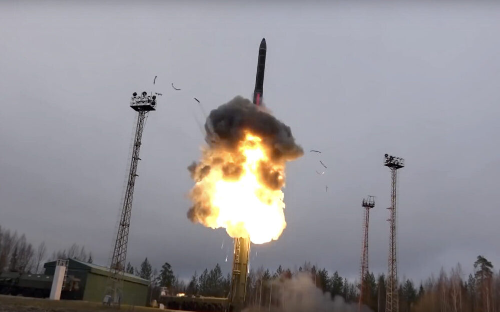 Rusos destruyen satélite con misil y ponen en peligro la Estación Espacial Internacional