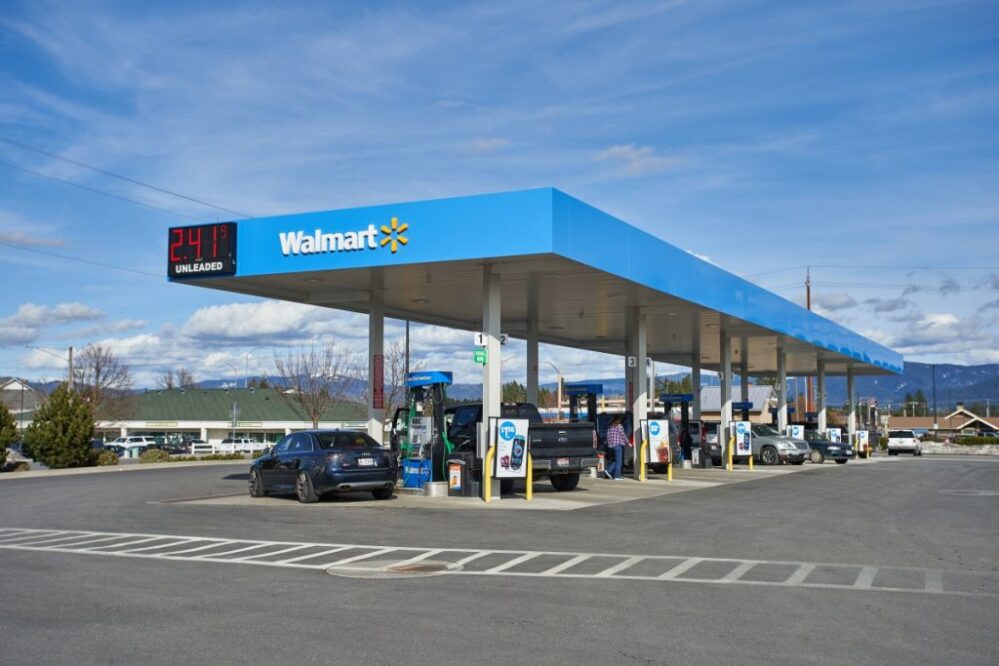 Walmart venderá gasolina en sus estacionamientos, firma nuevo convenio
