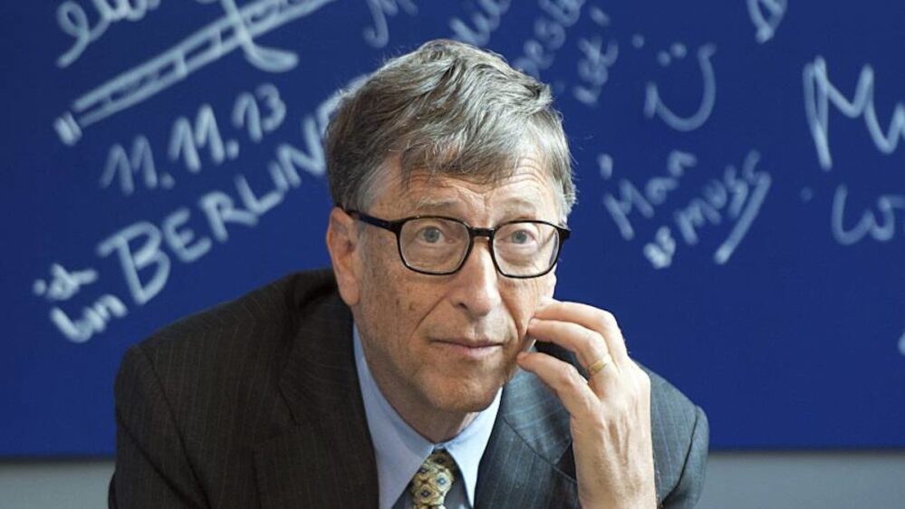 ‘La teoría del más tonto’, Bill Gates critica las criptomonedas y los NFT