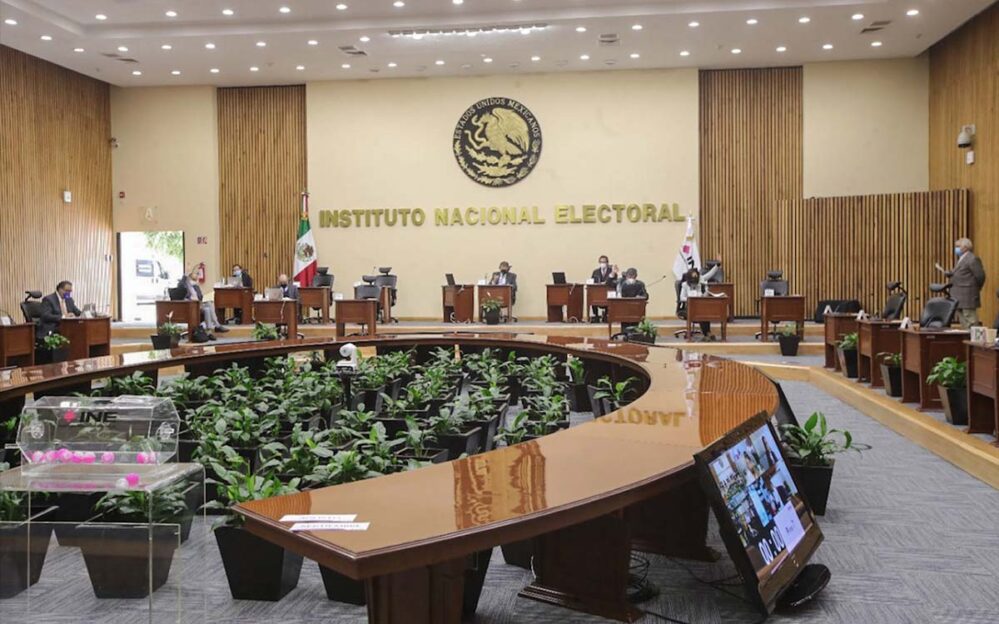 Secretaría de Hacienda niega al INE 1.7 mdp para consulta de revocación de mandato