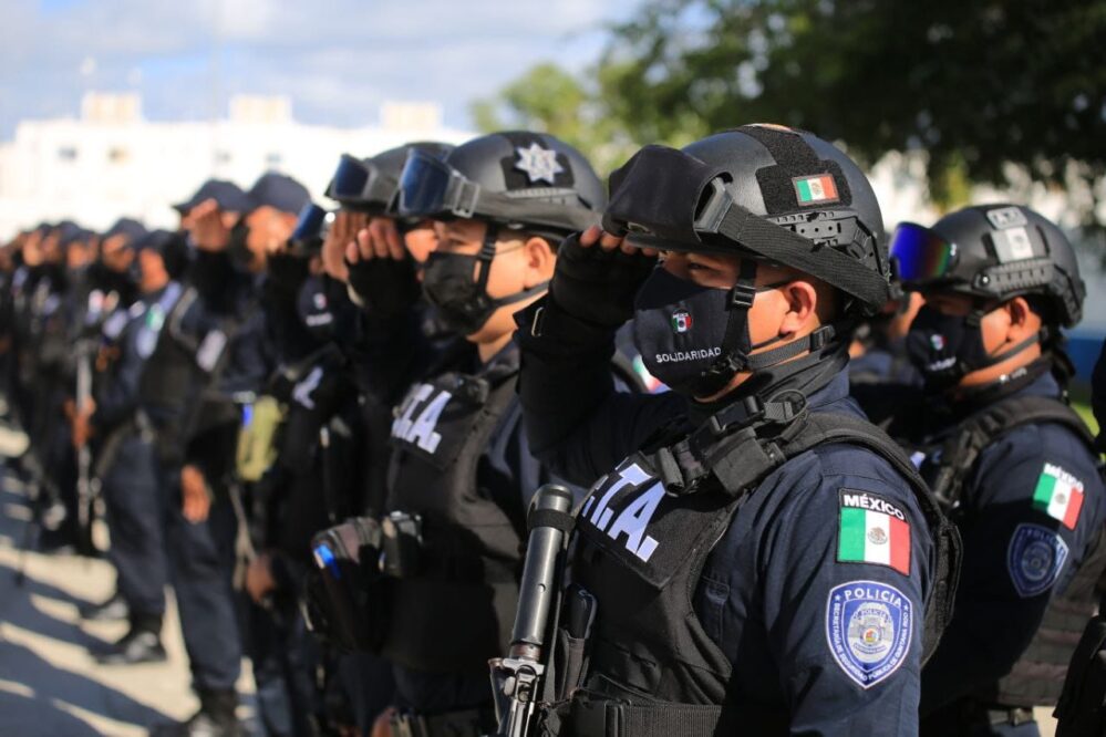 Para mayor seguridad en Playa del Carmen entregan a policía municipal más equipamiento