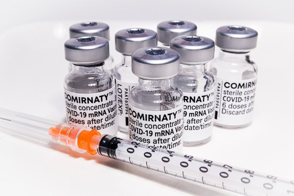 Estados Unidos autoriza cuarta dosis de vacuna Covid-19 para mayores de 50 años