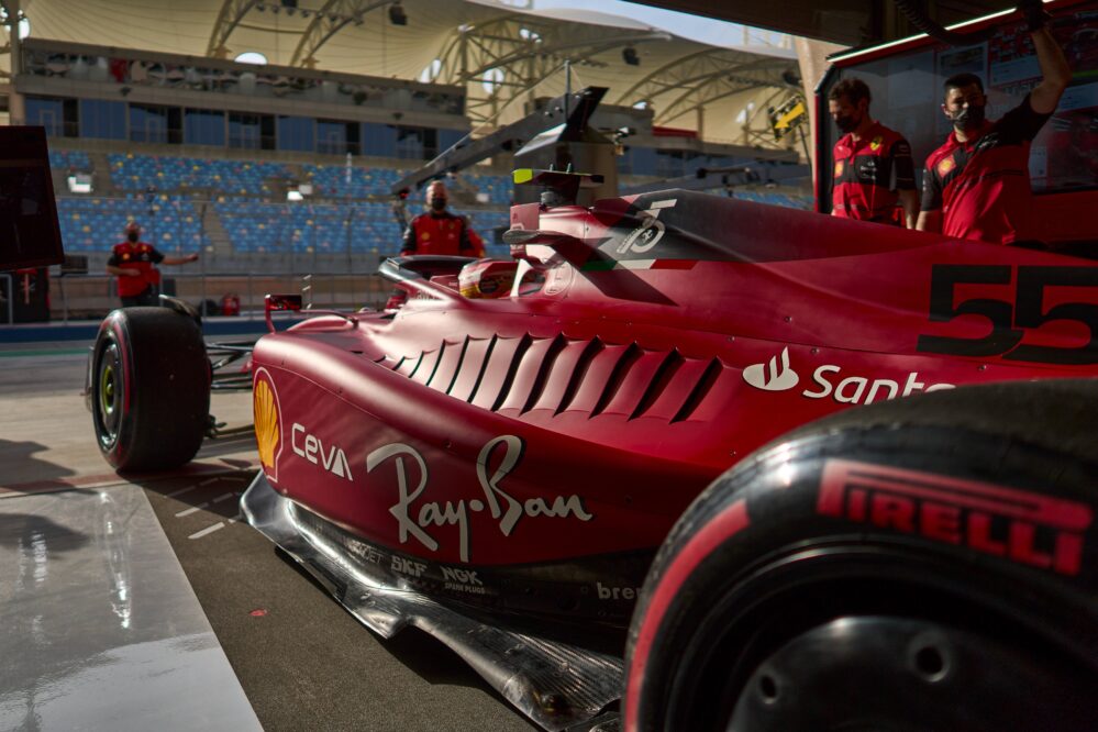 F1: Ferrari domina en Bahrein, Checo Pérez se despista pero es décimo en las pruebas